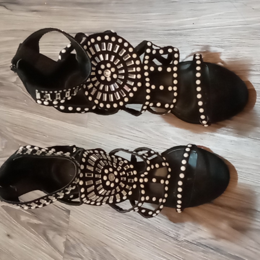 Black and white Heels with nice Bling Rhinestones